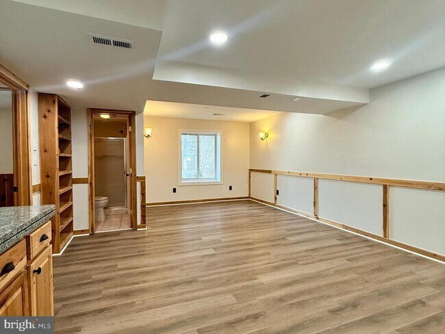 Building Photo - 8487 Inspiration Ave