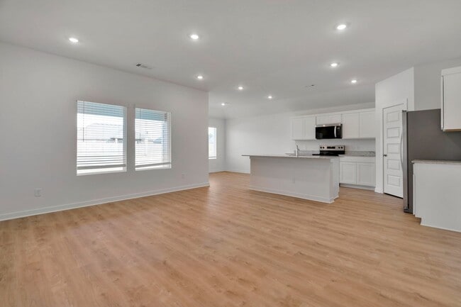 Building Photo - Brand-New 4 Bedroom Home in Prairie Grove! Move-in Ready! FENCE INCLUDED!