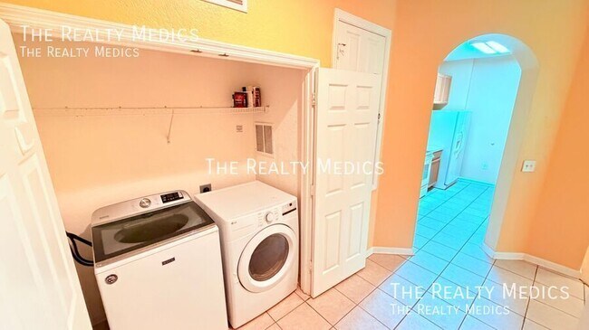 Building Photo - 6265 Contessa Dr