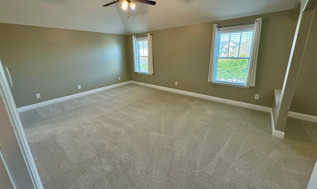 Building Photo - 5464 Everlook Cir