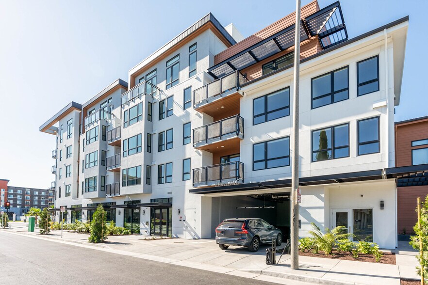 Building Photo - 490 W McKinley Ave