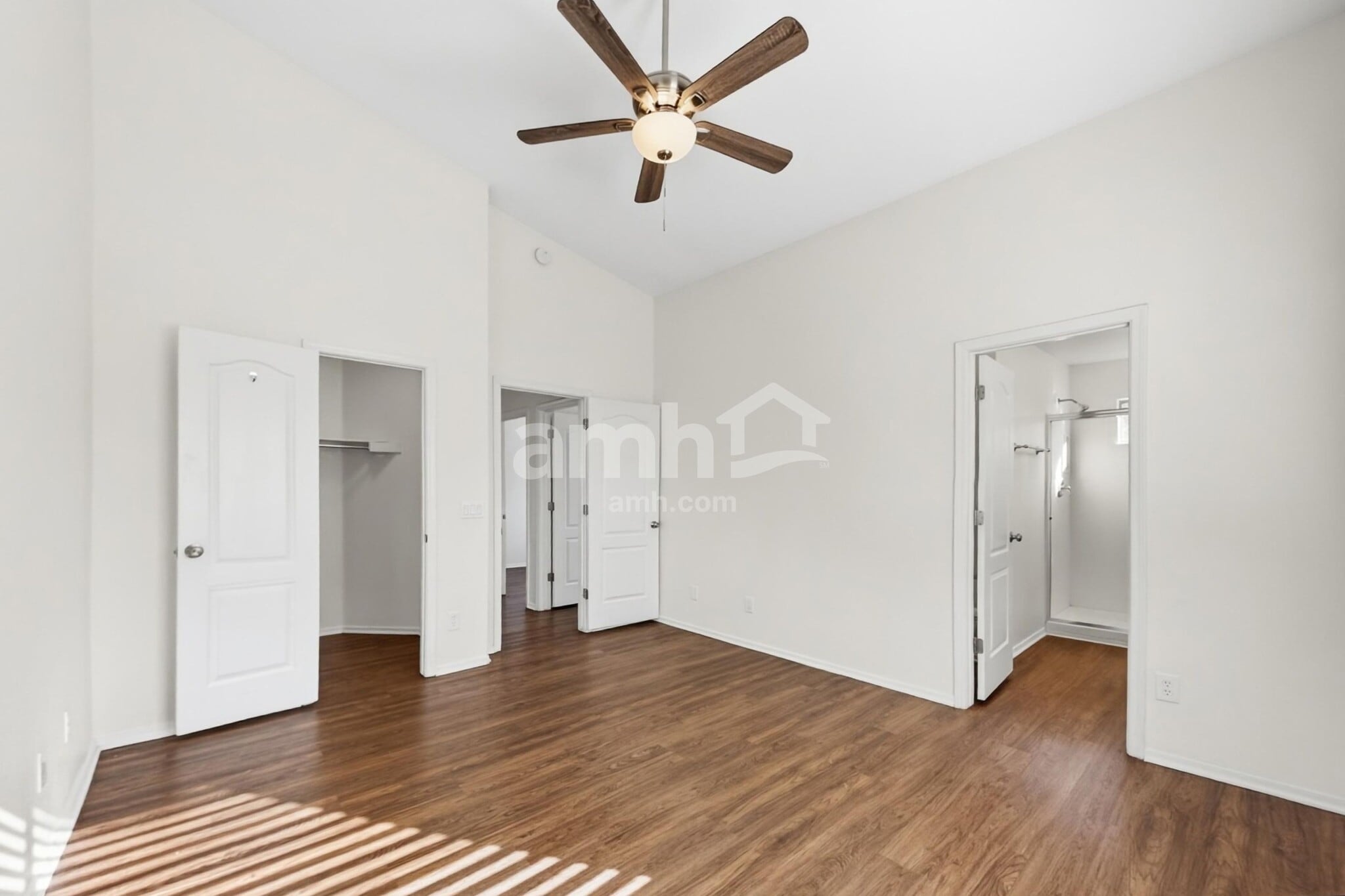 Building Photo - 30300 N Royal Oak Way