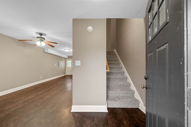 Building Photo - Pet Friendly Two Bedroom!