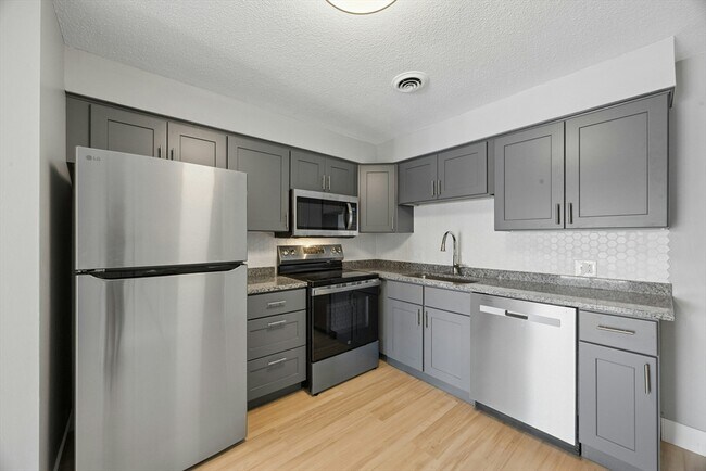 Building Photo - 244 Mt Vernon St