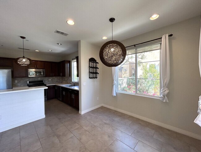 Building Photo - AVAILABLE NOW!! GORGEOUS 2 Bed 2.5 Bath Condo in La Quinta!