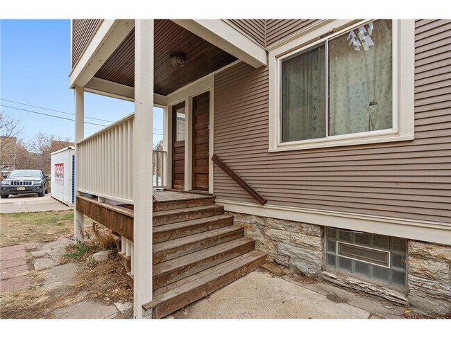 Building Photo - 2428 Chicago Ave