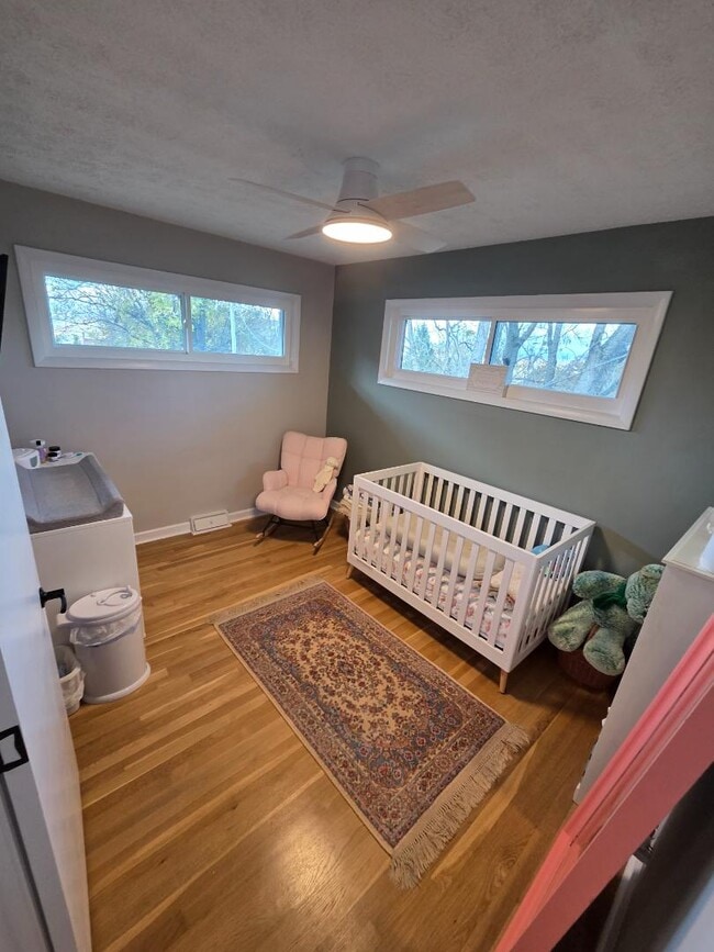 Building Photo - 100 9th Ave