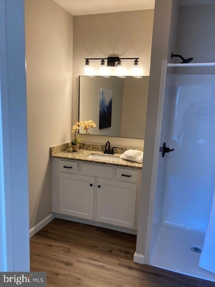 Building Photo - 376 E Main St