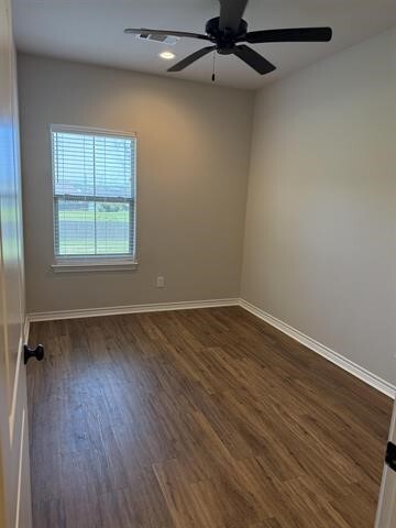 Building Photo - 5670 Shadowbend Cir N