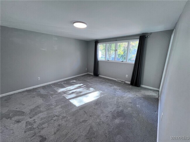 Building Photo - 306 Randwood Dr