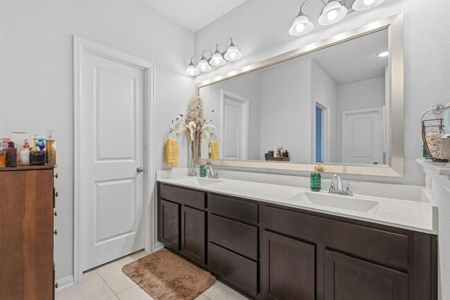 Building Photo - 5928 Agostino Dr