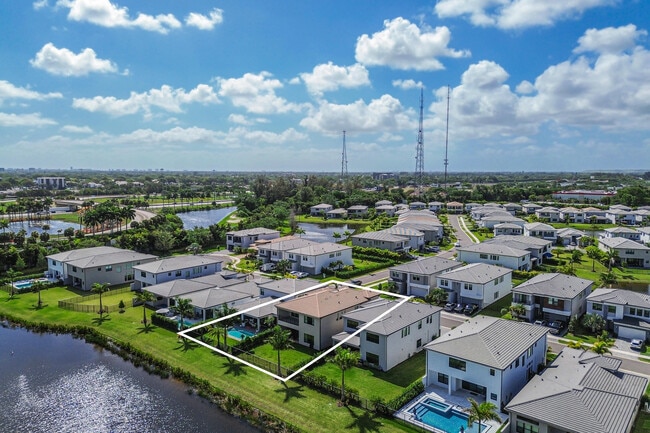 Building Photo - 8283 Royal County Down Rd