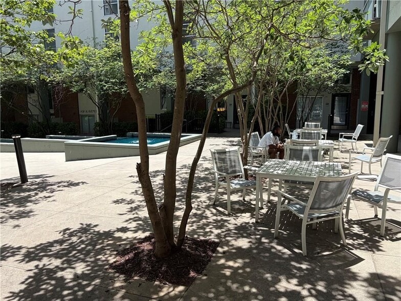 Building Photo - 620 Glen Iris Dr NE