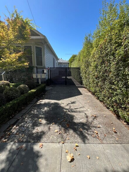 Building Photo - 515 Mission Ave