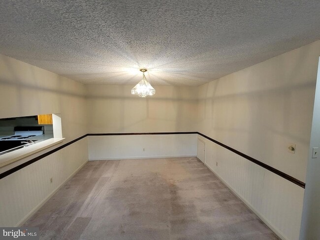 Building Photo - 605 Admiral Dr