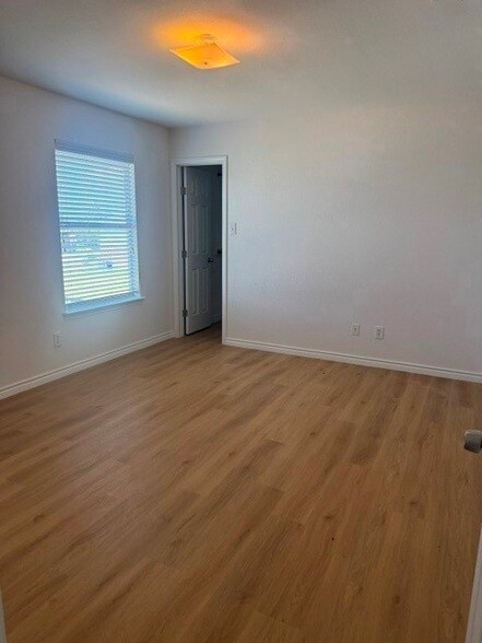 Building Photo - 2021 Brook Meadow Dr