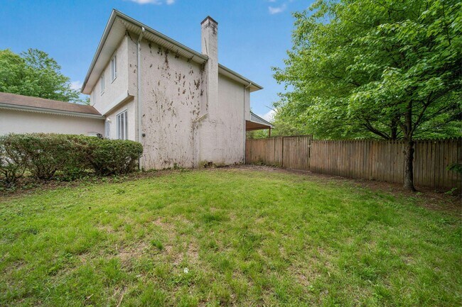 Building Photo - 921 Beechwood Rd