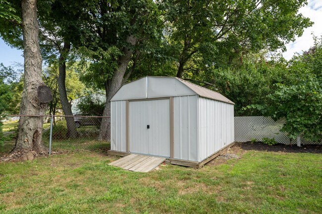 Building Photo - 14 Wallis Rd