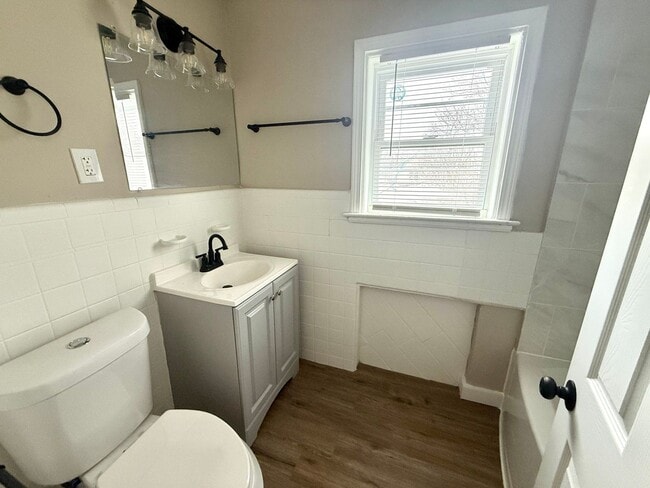 Building Photo - Fully Renovated 3-Bedroom Home – Move-In Ready for You!