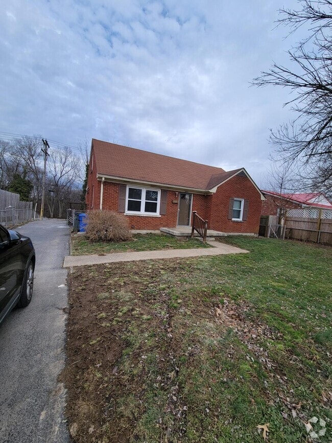Building Photo - 1849 Dunkirk Dr