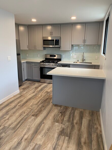 Kitchen/Living - 724 2nd Ave