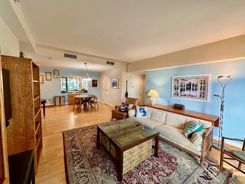 Building Photo - 654 Front St