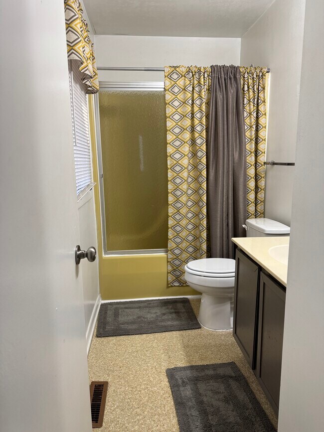 Building Photo - 334 Shenandoah Cir