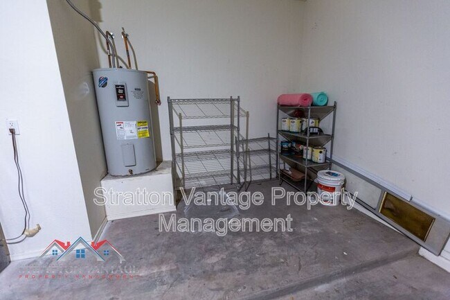 Building Photo - 2234 W Pima Ave