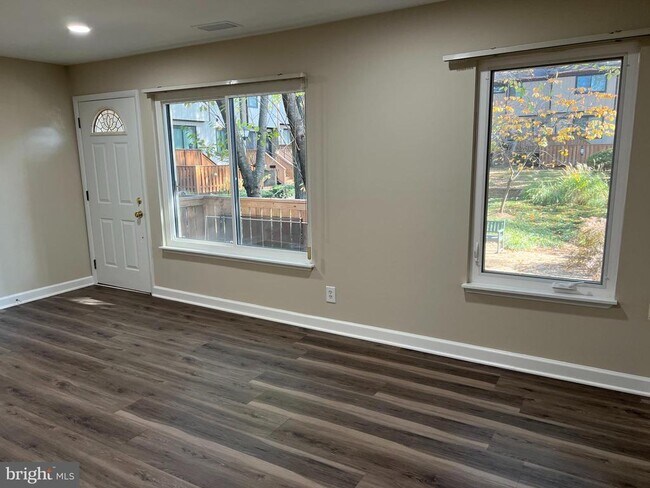 Building Photo - 1635 Westwind Way