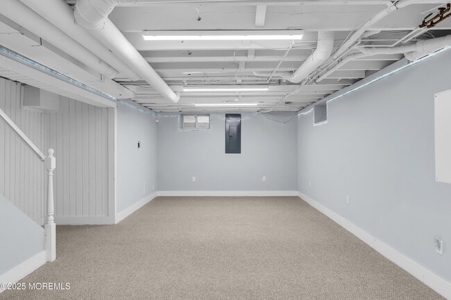 Building Photo - 20 Rosalie Ave