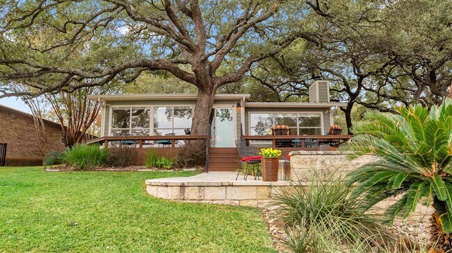 Building Photo - 207 Elm Lodge Dr