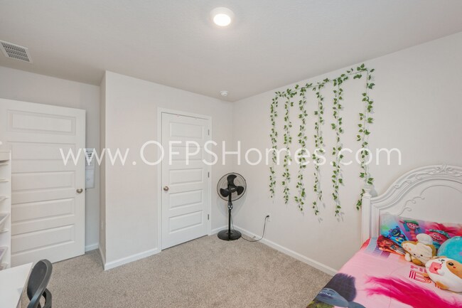Building Photo - Crestview 4bed/2bath