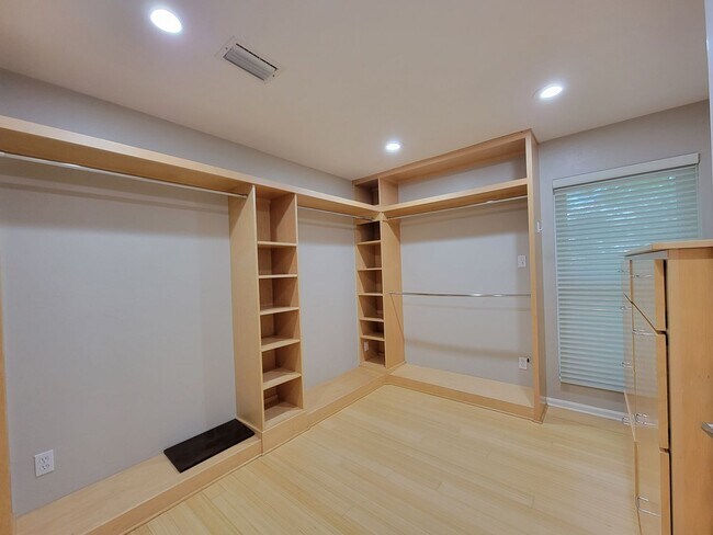 Building Photo - 4 bedroom house for rent on Killearn Estat...