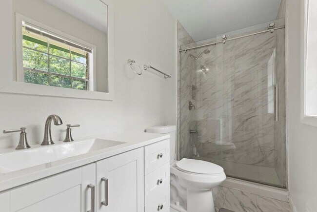 Building Photo - 1492 Tanglewood Way NW