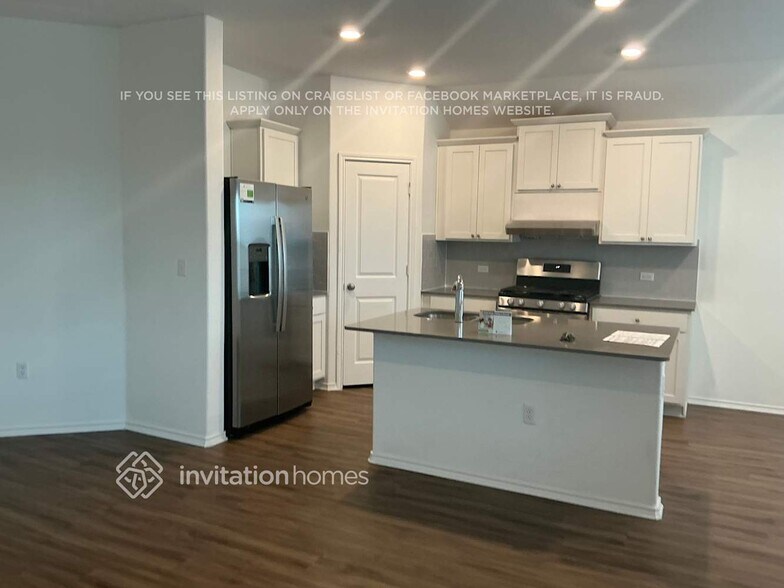 Building Photo - 10721 Steinbeck Dr