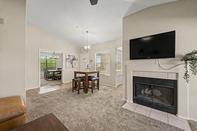Building Photo - 6885 E Cochise Rd