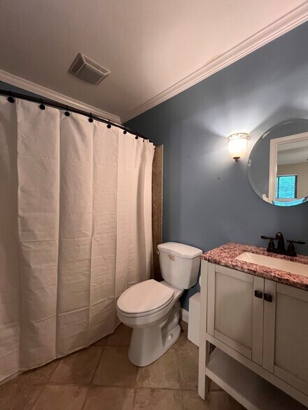 Building Photo - 94 Briarview Cir