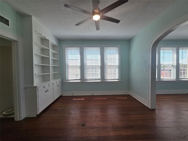 Building Photo - 717 Broadway Avenue J