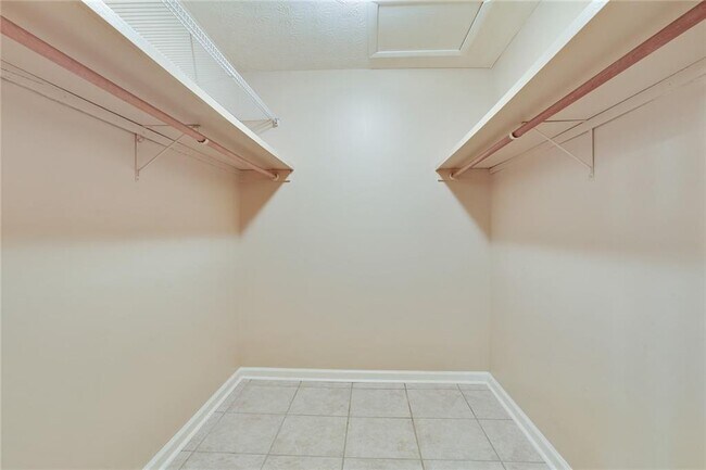 Building Photo - 2949 Torreya Way SE