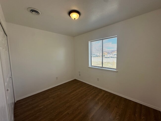 Building Photo - 3 Bedroom 1 Bathroom house for rent in Bloomfield