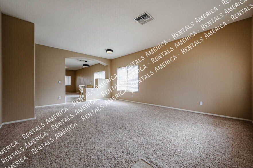 Building Photo - 3752 E Woodside Way