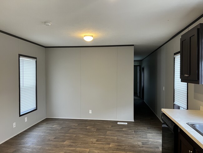 Building Photo - 3519 Loveside Terrace