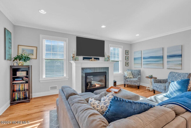 Building Photo - 300 Salem Ave