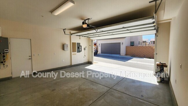 Building Photo - 35944 Randall Ln