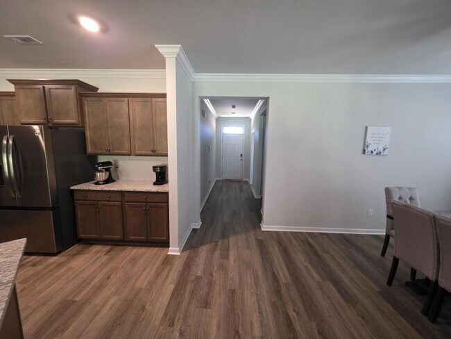 Building Photo - 352 Castlepath Dr SW