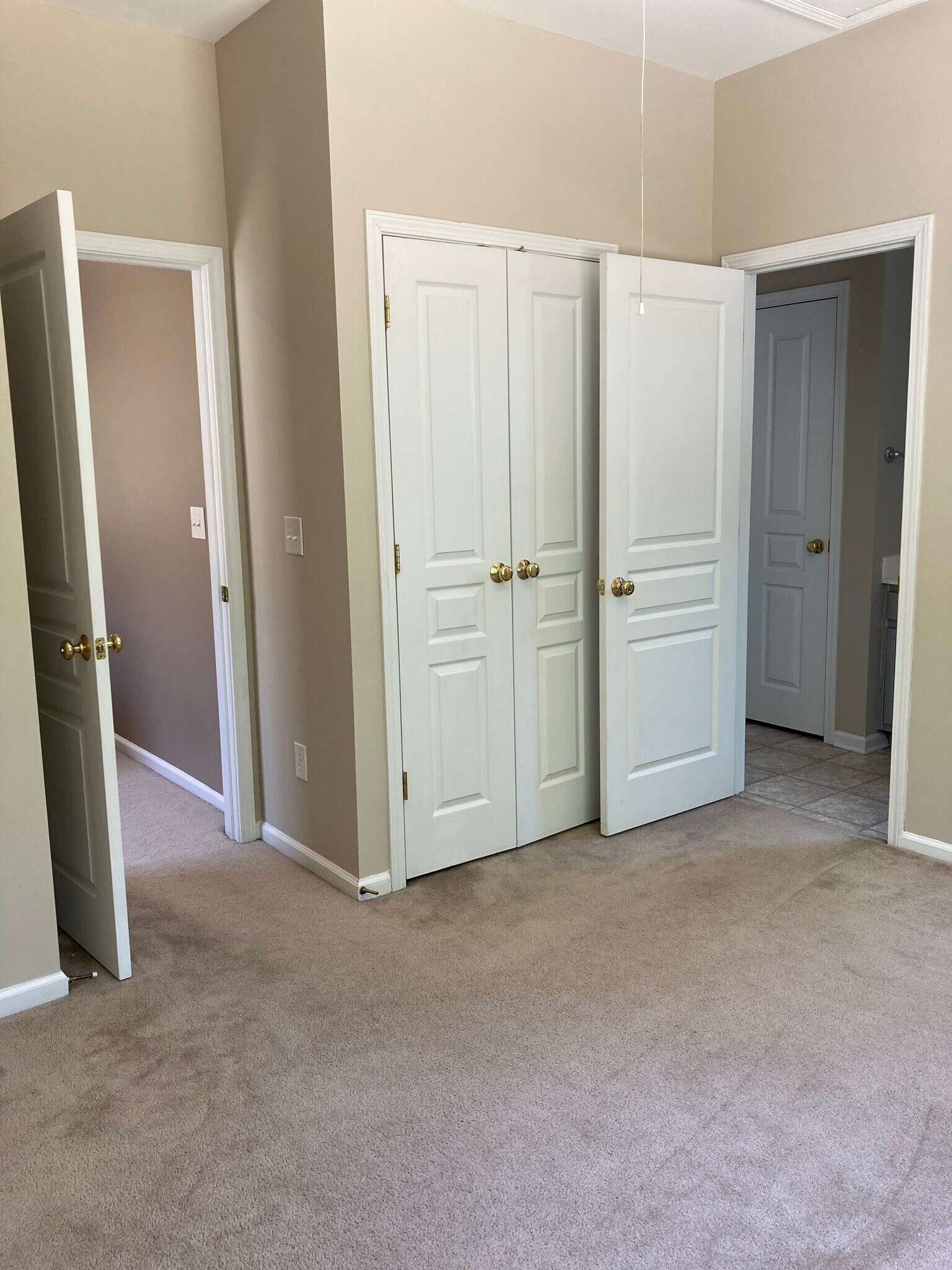 Bedroom 2 closet - 133 Kensington St