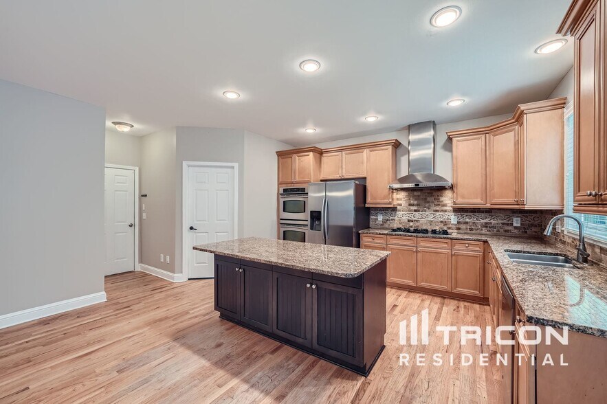 Building Photo - 6315 Tamarack Tr