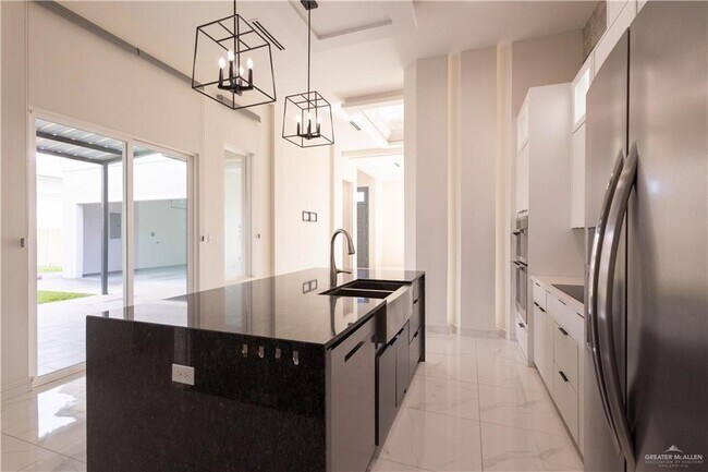 Building Photo - 30 Wisteria Ave