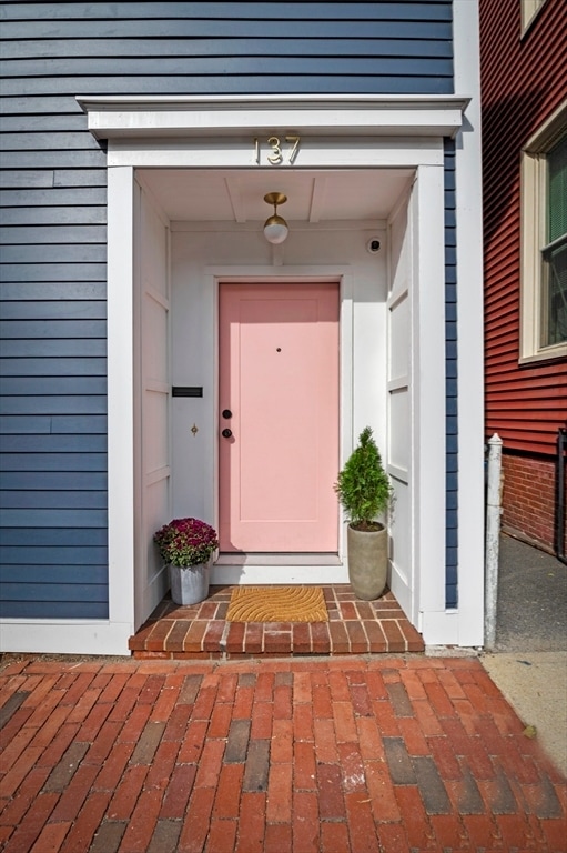 Building Photo - 137 Otis