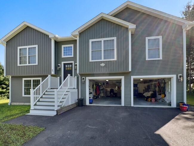 Building Photo - 71 Donovan Dr
